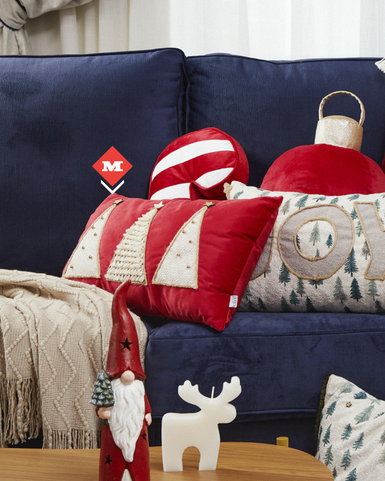 Cojín rojo de árboles