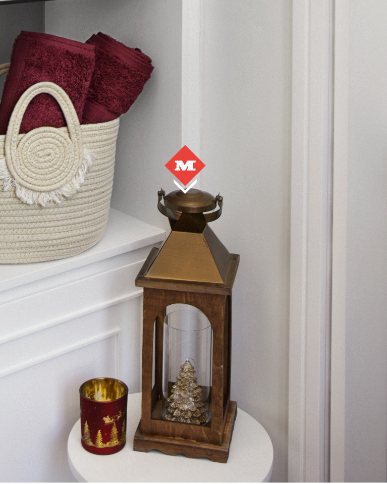 Farol de madera y metal