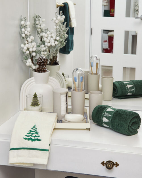 Toalla de manos con árboles