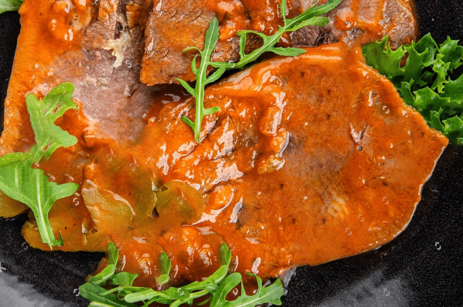 Lengua en Salsa de Aceitunas y A`lcaparras