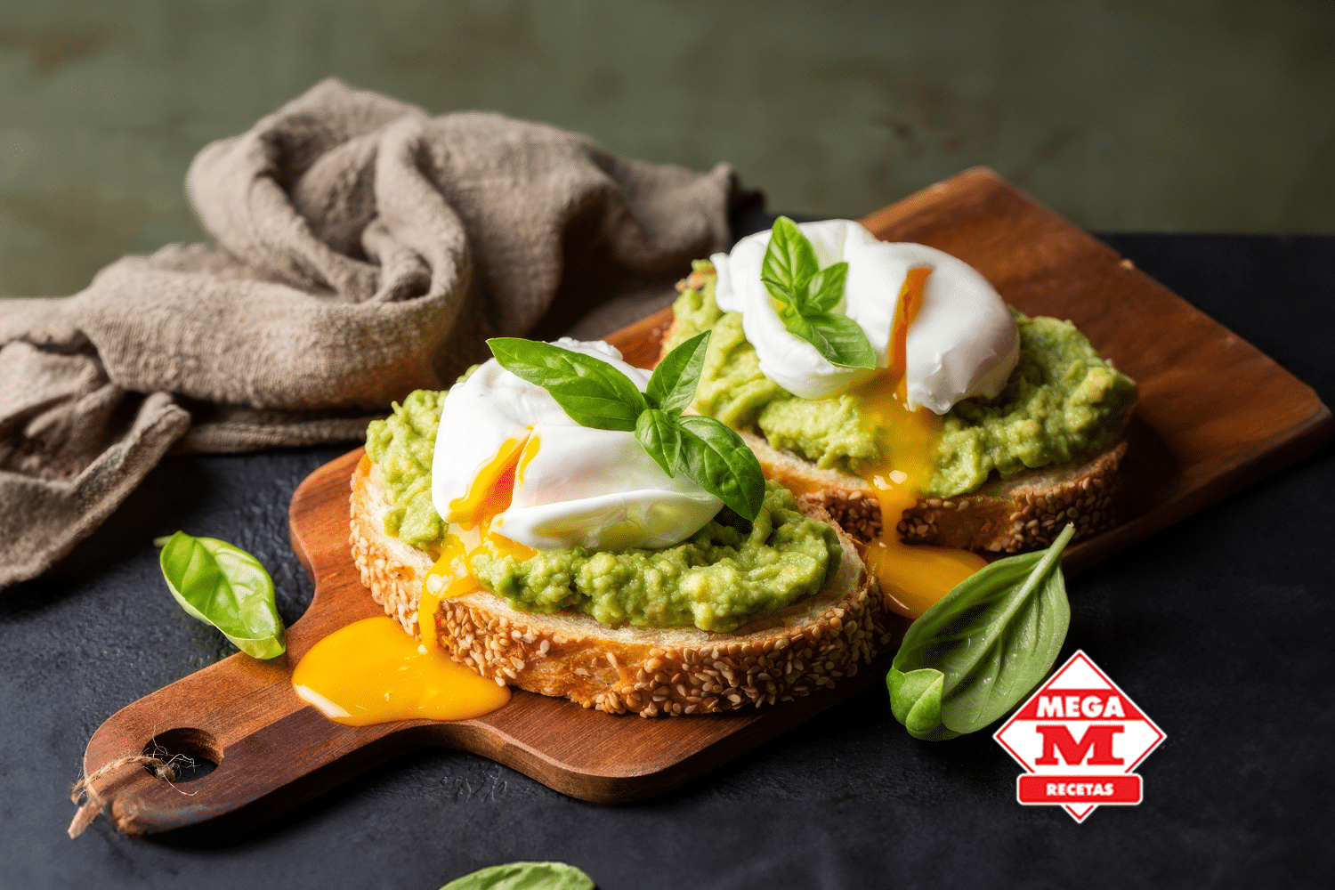 Tostadas de Aguacate con Huevo Pochado