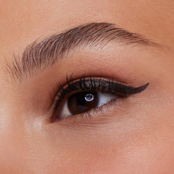 Mascara De Pestañas Princess  A Prueba De Agua ESSENCE 3 Ml - Imagen 3