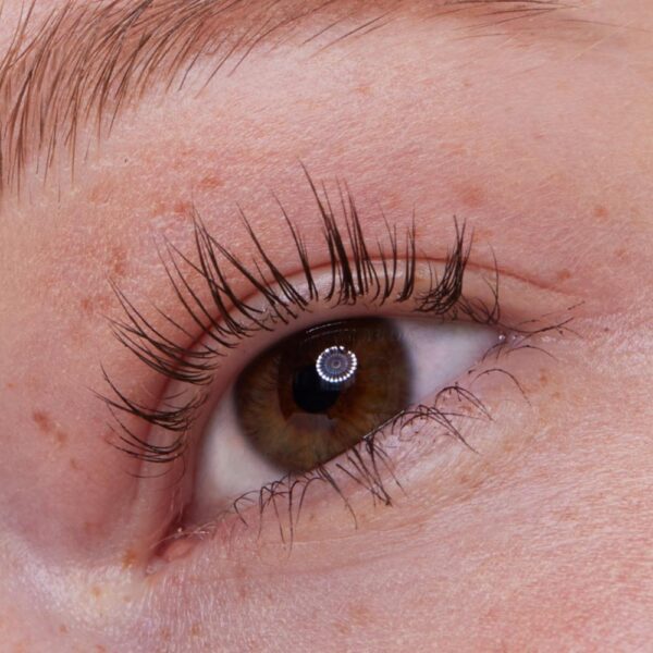 Mascara De Pestañas I Love Extreme Waterproof ESSENCE 12 Ml - Imagen 2