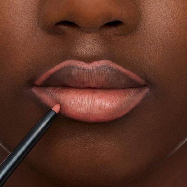 Lápiz De Labios 8h Matte Confort 04 ESSENCE 3 G - Imagen 4