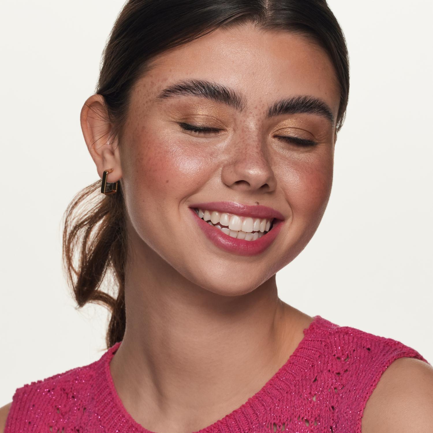 Relleno De Labios Hidratante Tinted Kiss 108 ESSENCE 4 Ml - Imagen 3