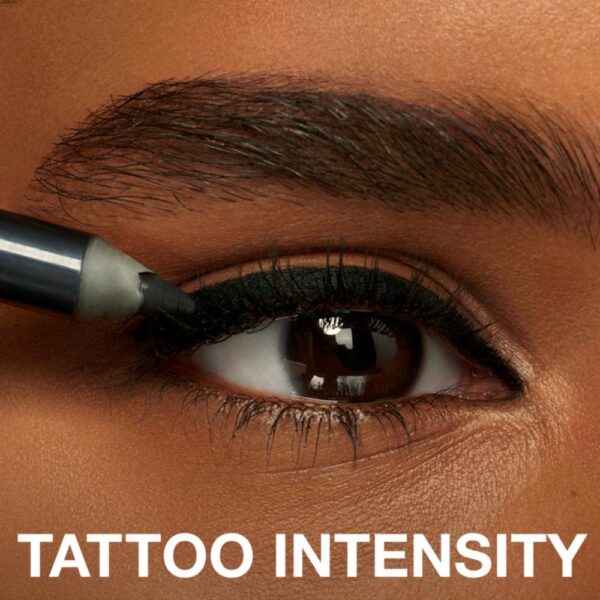 Delineador De Ojos Lápiz Gel Tatoo Studio Tono 900 Deep Onyx A Prueba De Agua MAYBELLINE L´ORÉAL 2.5 Ml - Imagen 5