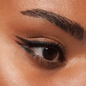 Lápiz Delineador De Ojos Kajal 01 ESSENCE 1 G