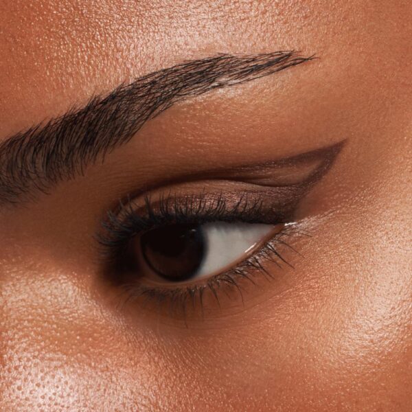Lápiz Delineador De Ojos Kajal 08 ESSENCE 1 G - Imagen 3