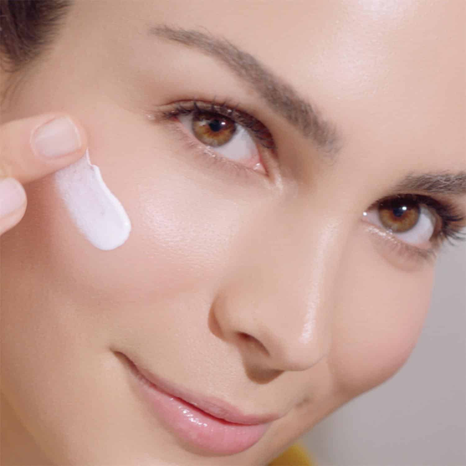 Crema Facial De Día Tono Uniforme Con Vitamina C Fps 30 GARNIER SKIN ACTIVE 50 Ml - Imagen 3