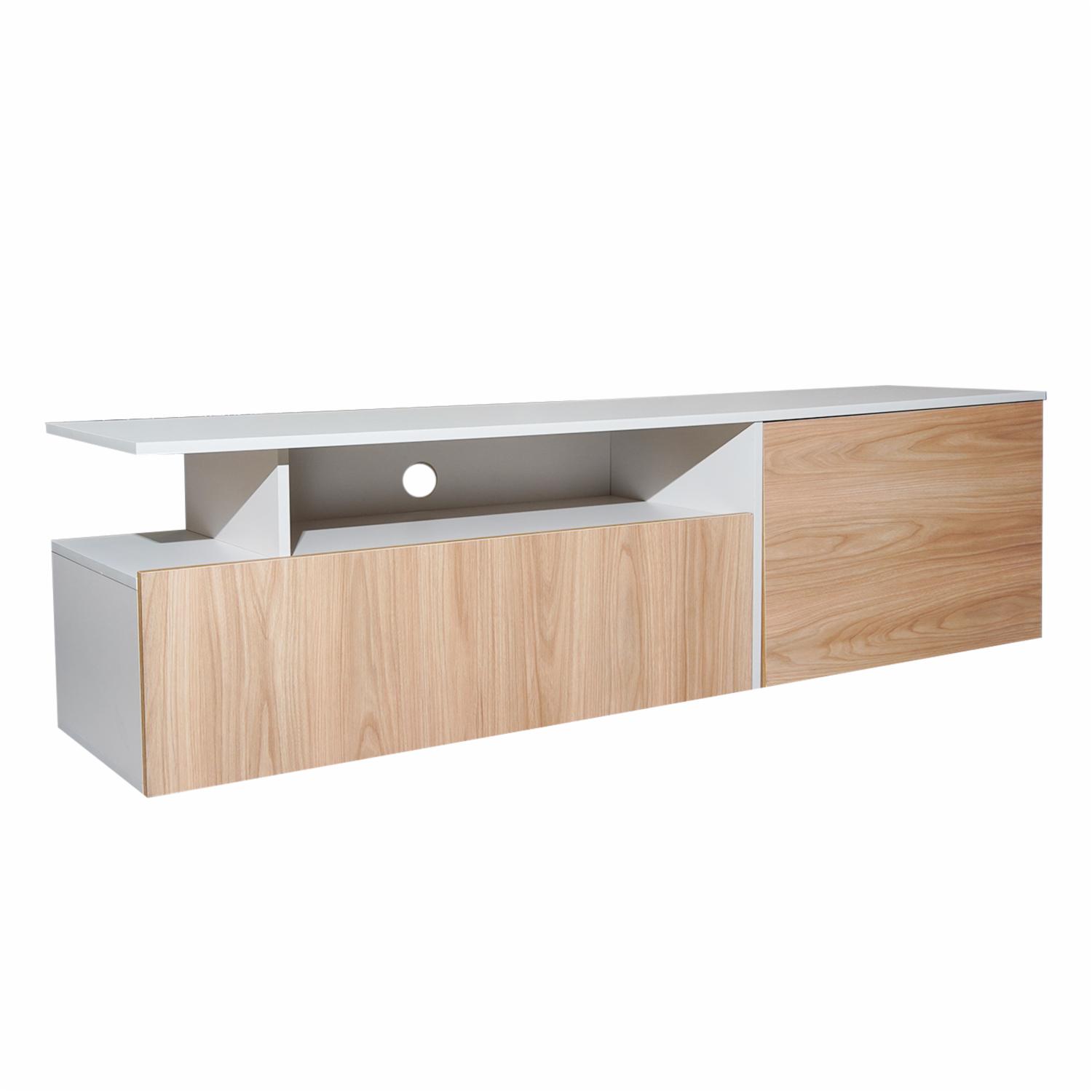 Rack De Tv Modelo Selma Fresno RTA Tablero Aglomerado de 15 mm