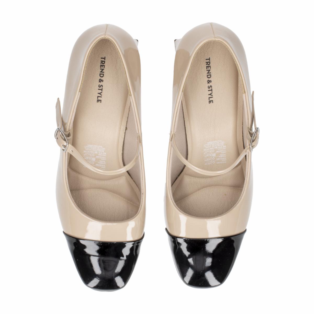 Zapato De Tacón Grueso Beige Con Punta Negra TREND & STYLE - Imagen 2