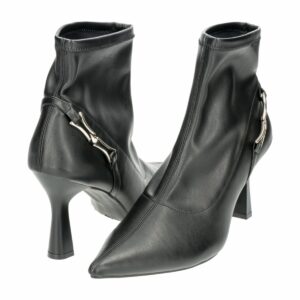 Botínes Con Taco Clásicas En Punta Negras TREND & STYLE