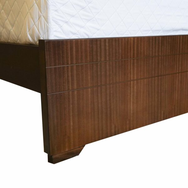Juego De Dormitorio Cama Queen + 2 Veladores VITEFAMA 2 Plazas Y 1/2 - Imagen 5