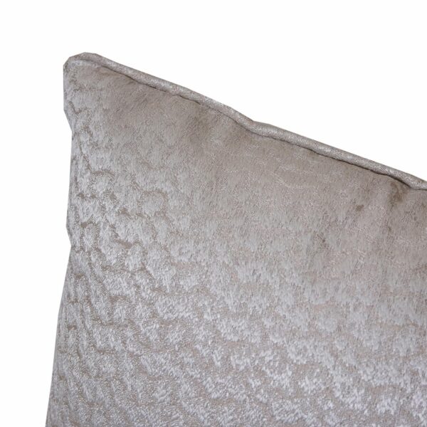 Cojín Con Cierre Brocado Beige POMAROSA 45 Cm - Imagen 2