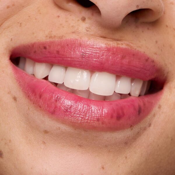 Bálsamo Labial Fruity Lip 01 ESSENCE 3 G - Imagen 5