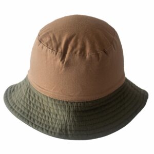Gorro Fisherman Gabardina Café  Con Verde HUELLAS