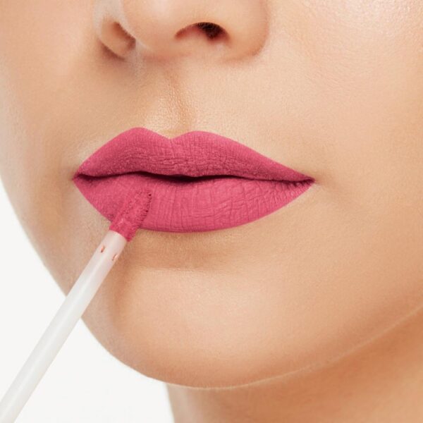 Labial Líquido Colorissimo Tono Carmín VOGUE - Imagen 3