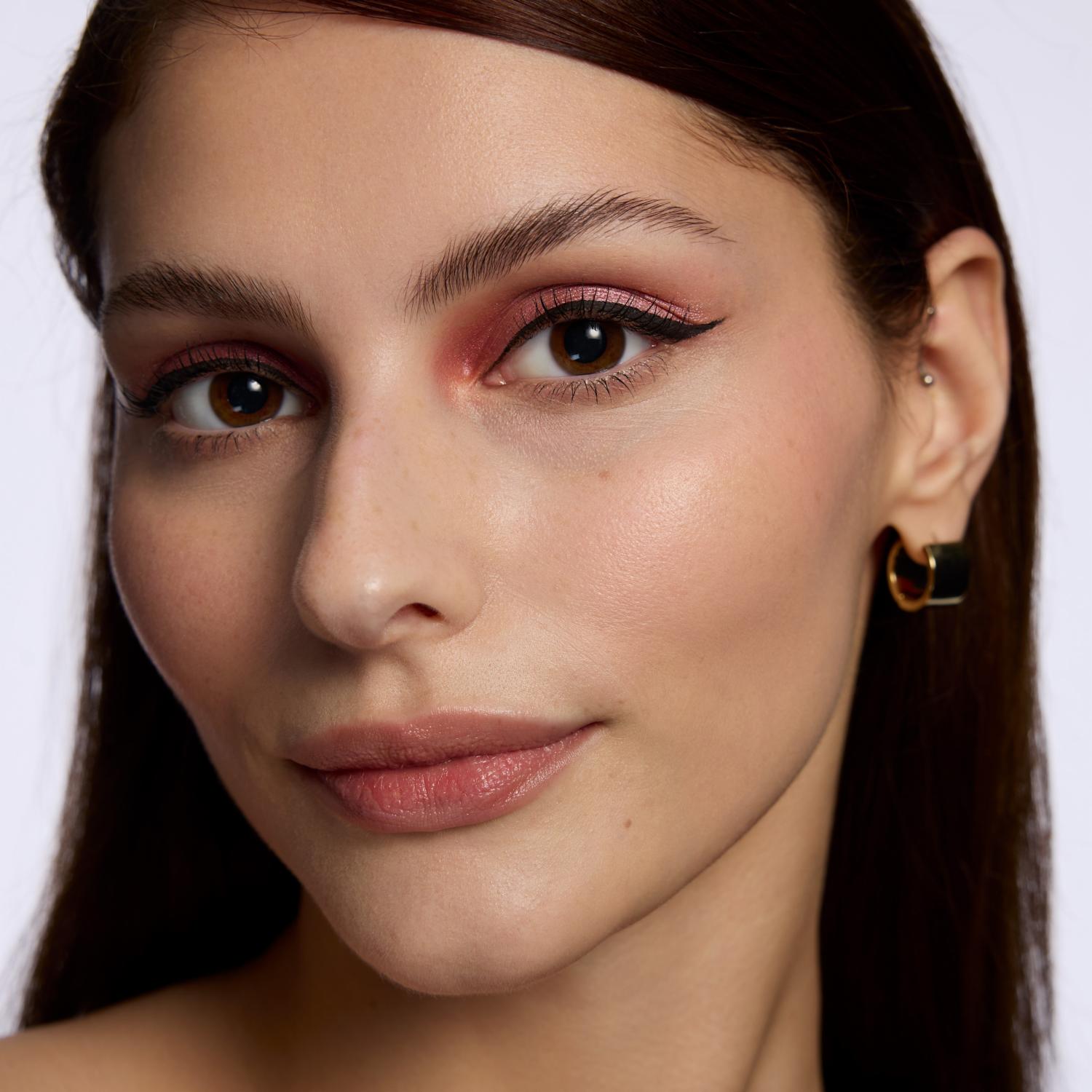 Delineador De Ojos Líquido Calligraph Pro Precise 24H Mate CATRICE 1.2 Ml - Imagen 3