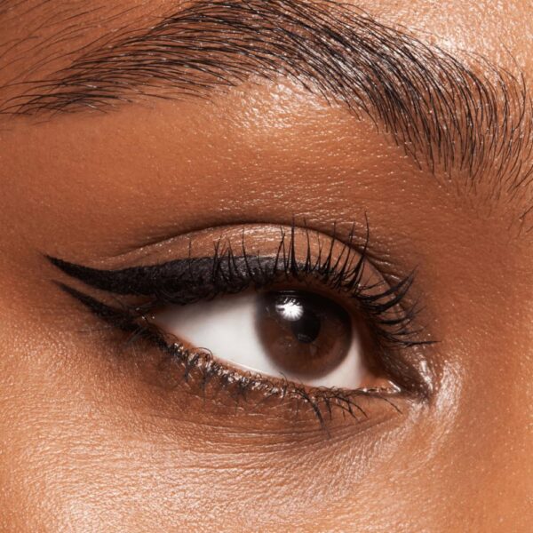 Delineador De Ojos Líquido 24Ever Ink Intense Black ESSENCE 1.2 Ml - Imagen 7