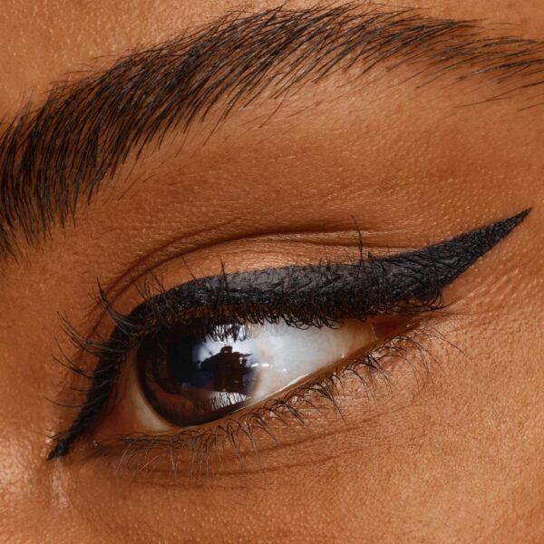 Delineador De Ojos Líquido 24H Brush Waterpfoof Improved Texture CATRICE 3 Ml - Imagen 5