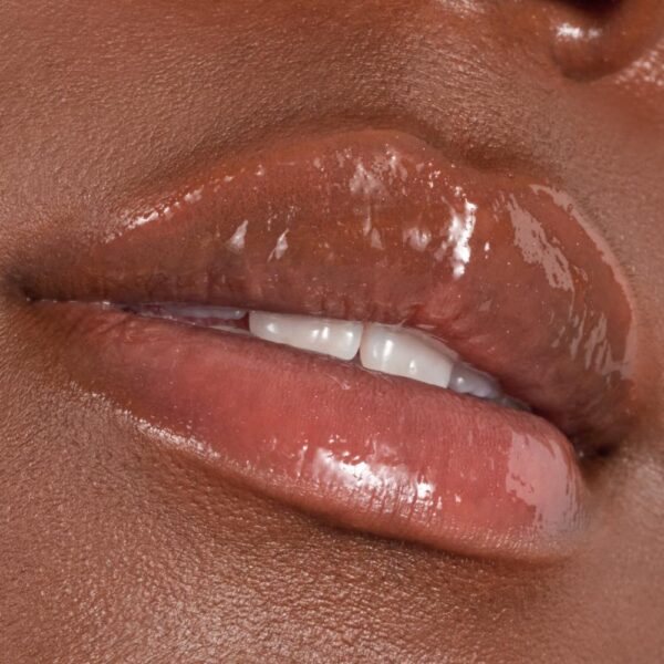 Brillo Labial Voluminizador Plump It Up Lip Booster Con Mentol CATRICE - Imagen 5