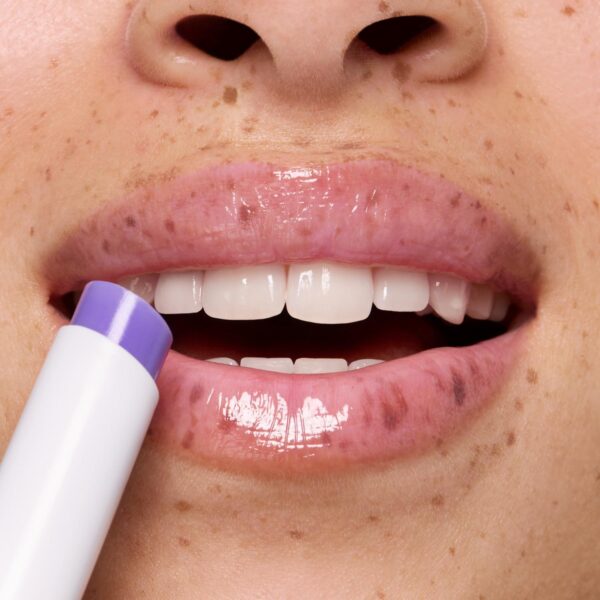 Bálsamo Labial Juicy Bomb Glossy Butter ESSENCE - Imagen 9
