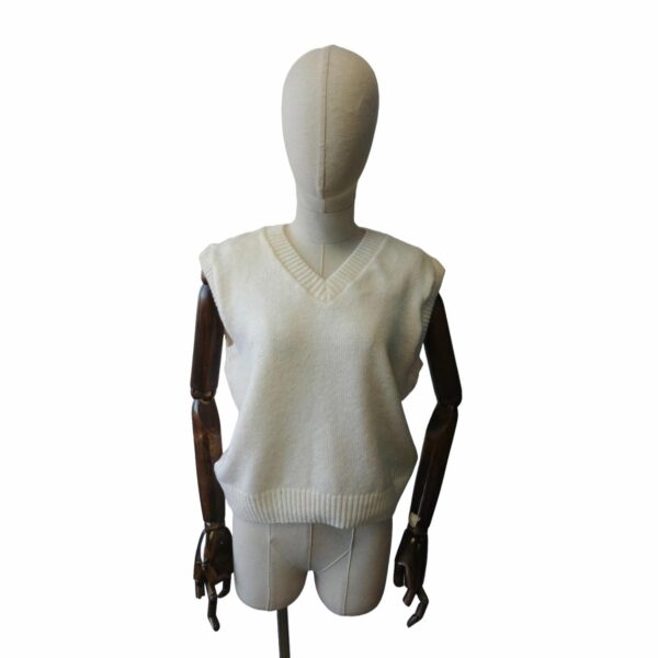 Chaleco Cuello En V Color Crudo MGX BASIC - Imagen 3