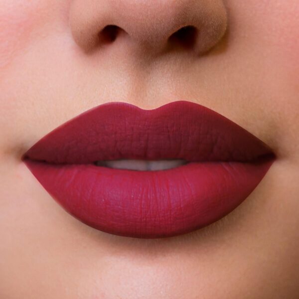 Labial Líquido Resist Tono Apasionada VOGUE 5 Ml - Imagen 5